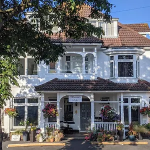 Alexander Bed & Breakfast Bournemouth
