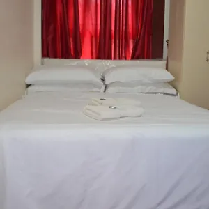 Lyndhurst Bed & Breakfast Blackpool
